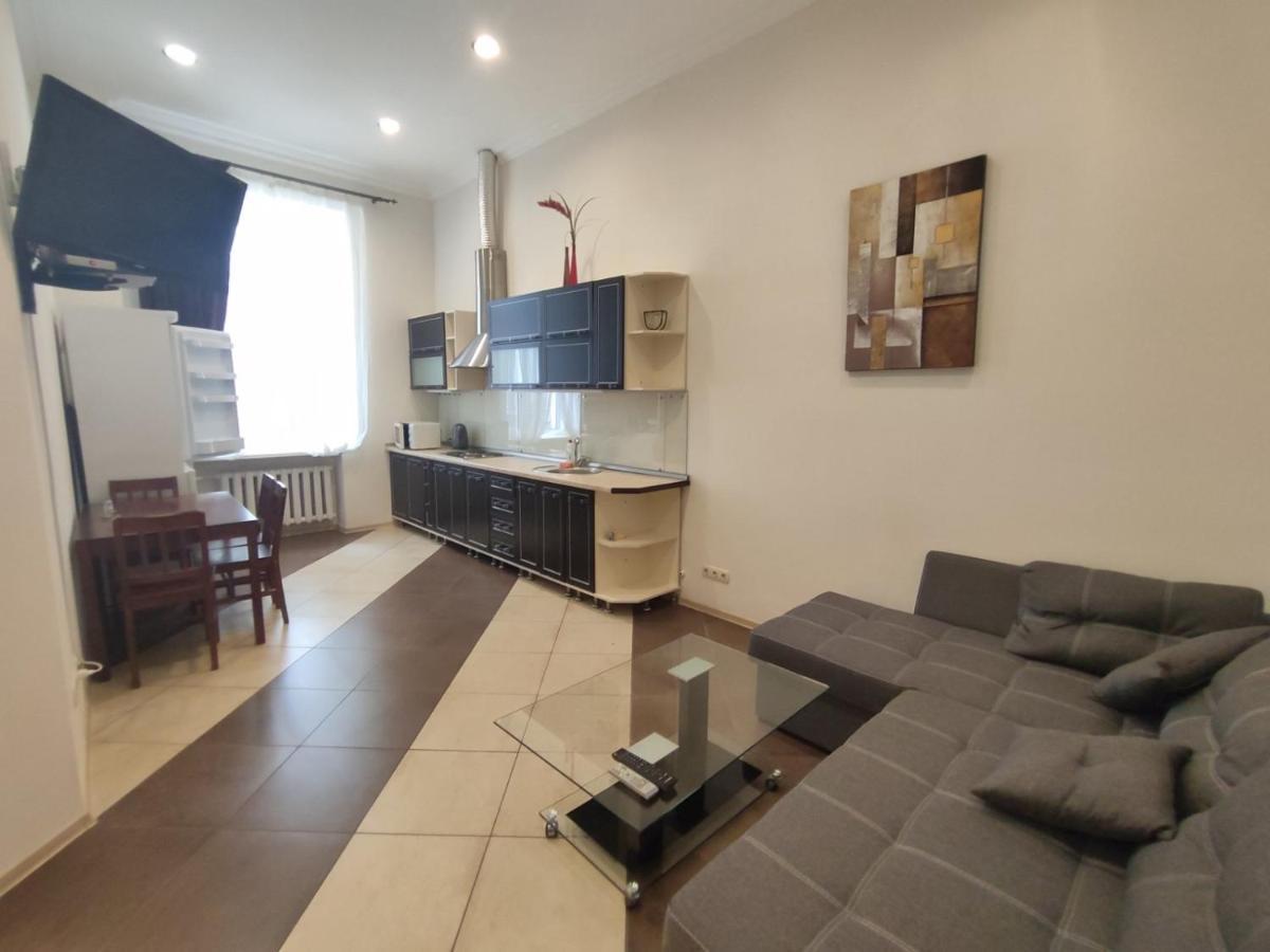 Comfortable Apartment On Mikhaylovskiy Lane Kyiv Exterior photo