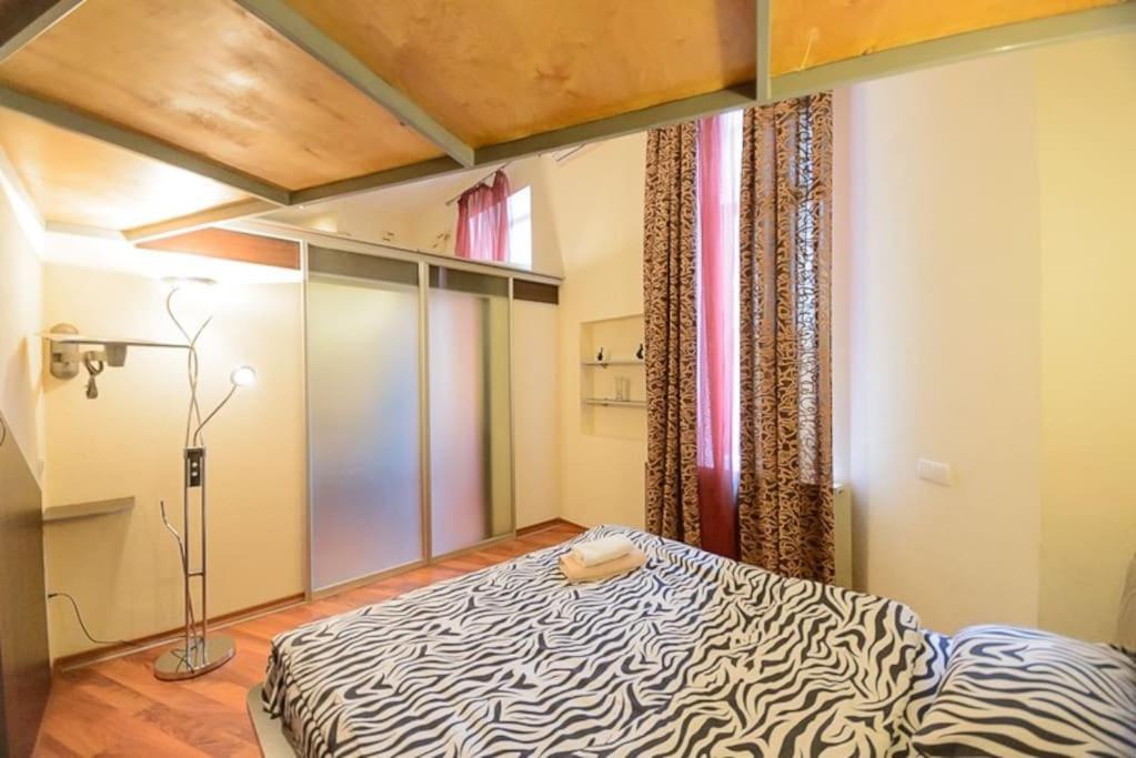 Comfortable Apartment On Mikhaylovskiy Lane Kyiv Exterior photo