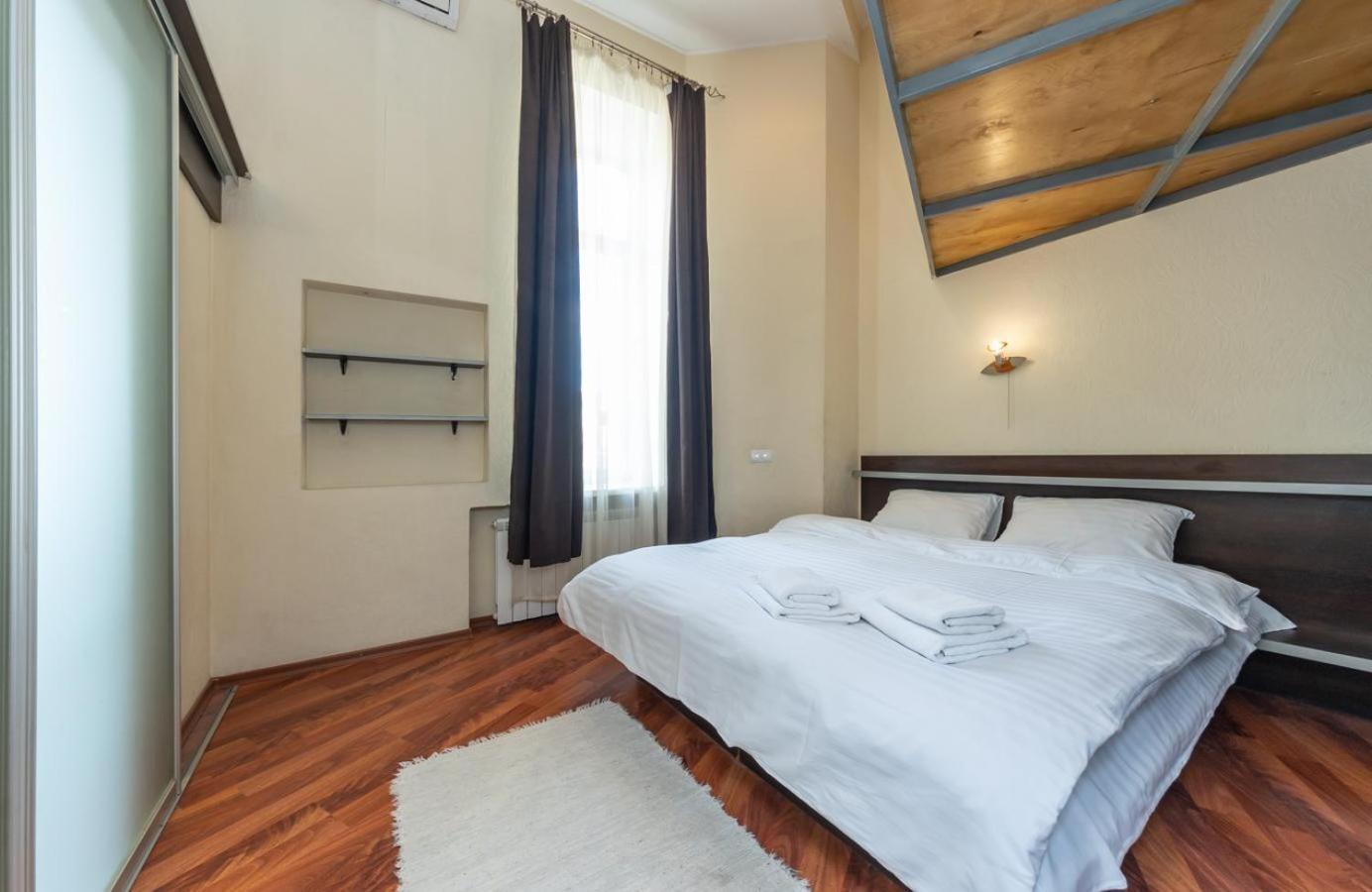 Comfortable Apartment On Mikhaylovskiy Lane Kyiv Exterior photo