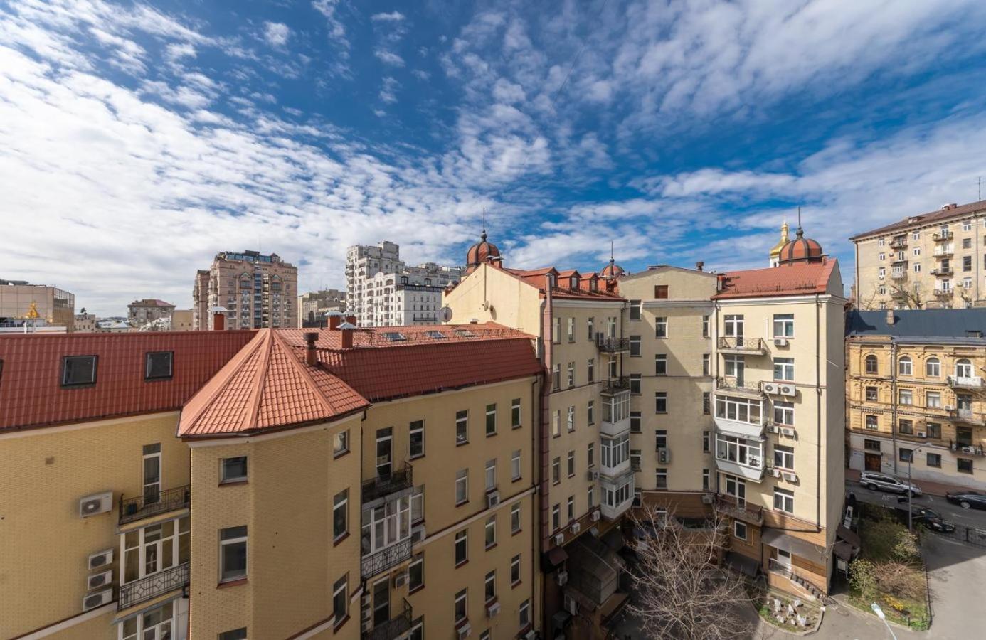 Comfortable Apartment On Mikhaylovskiy Lane Kyiv Exterior photo