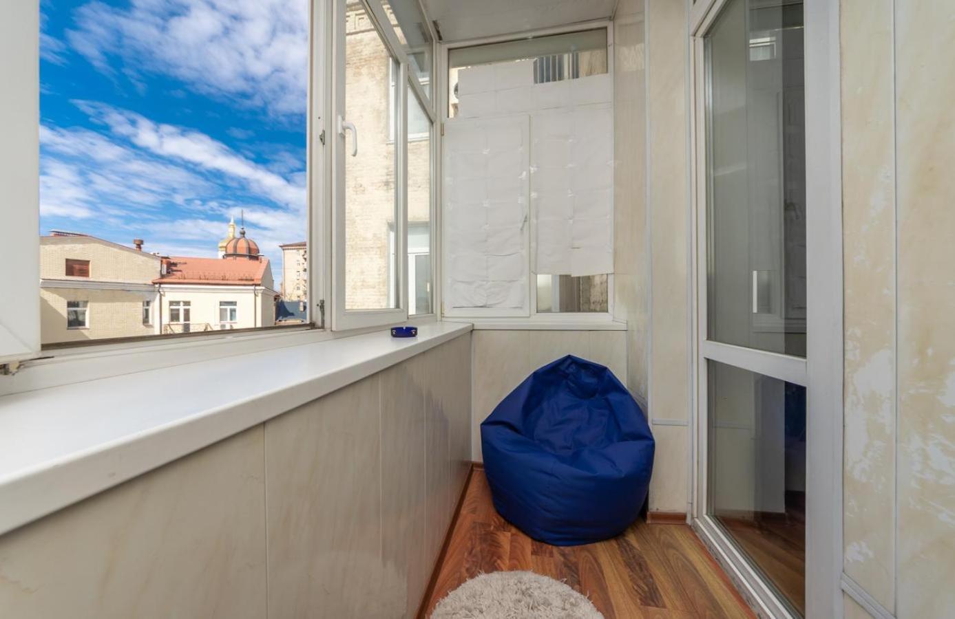 Comfortable Apartment On Mikhaylovskiy Lane Kyiv Exterior photo